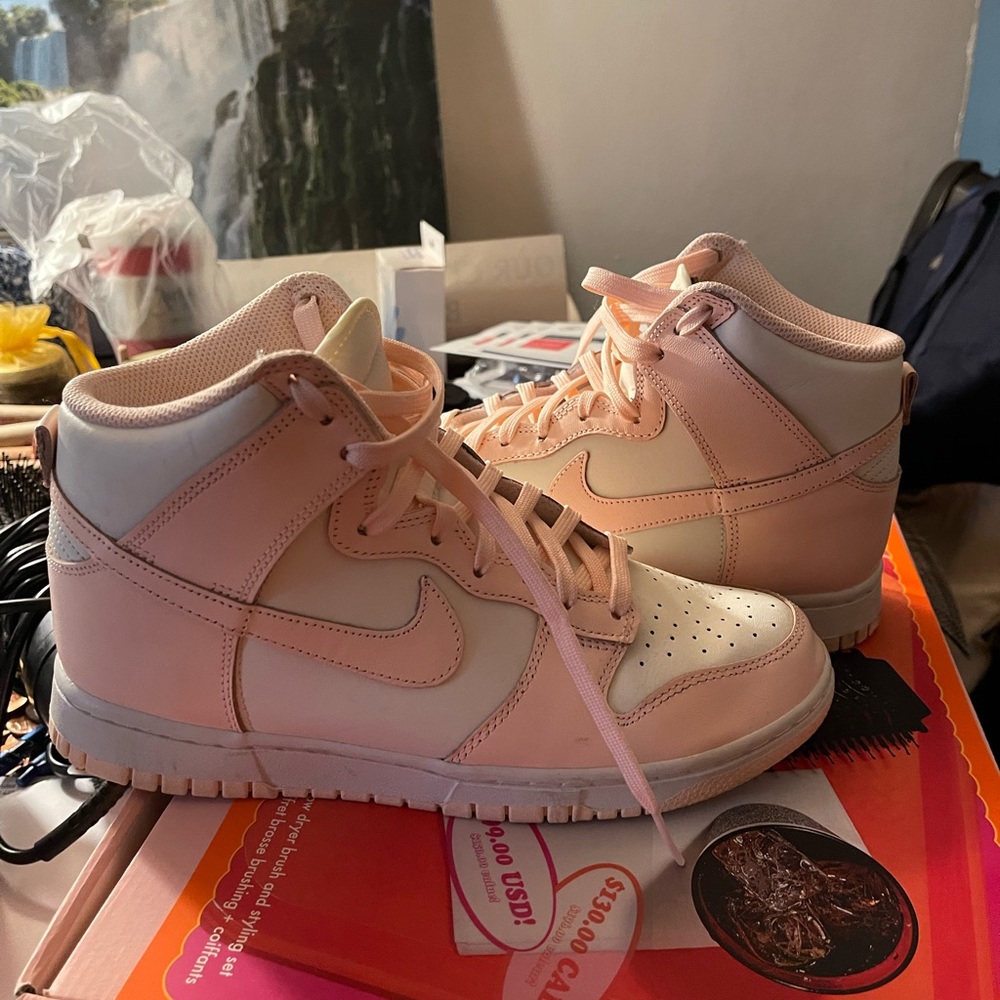 DUNK HIGH CRIMSON TINT